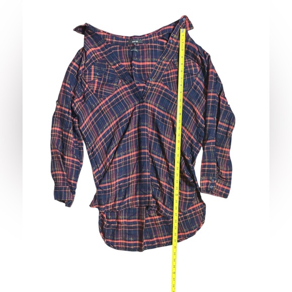 Miss Me Women's Plaid Button Down Shirt size medium - Picture 7 of 9